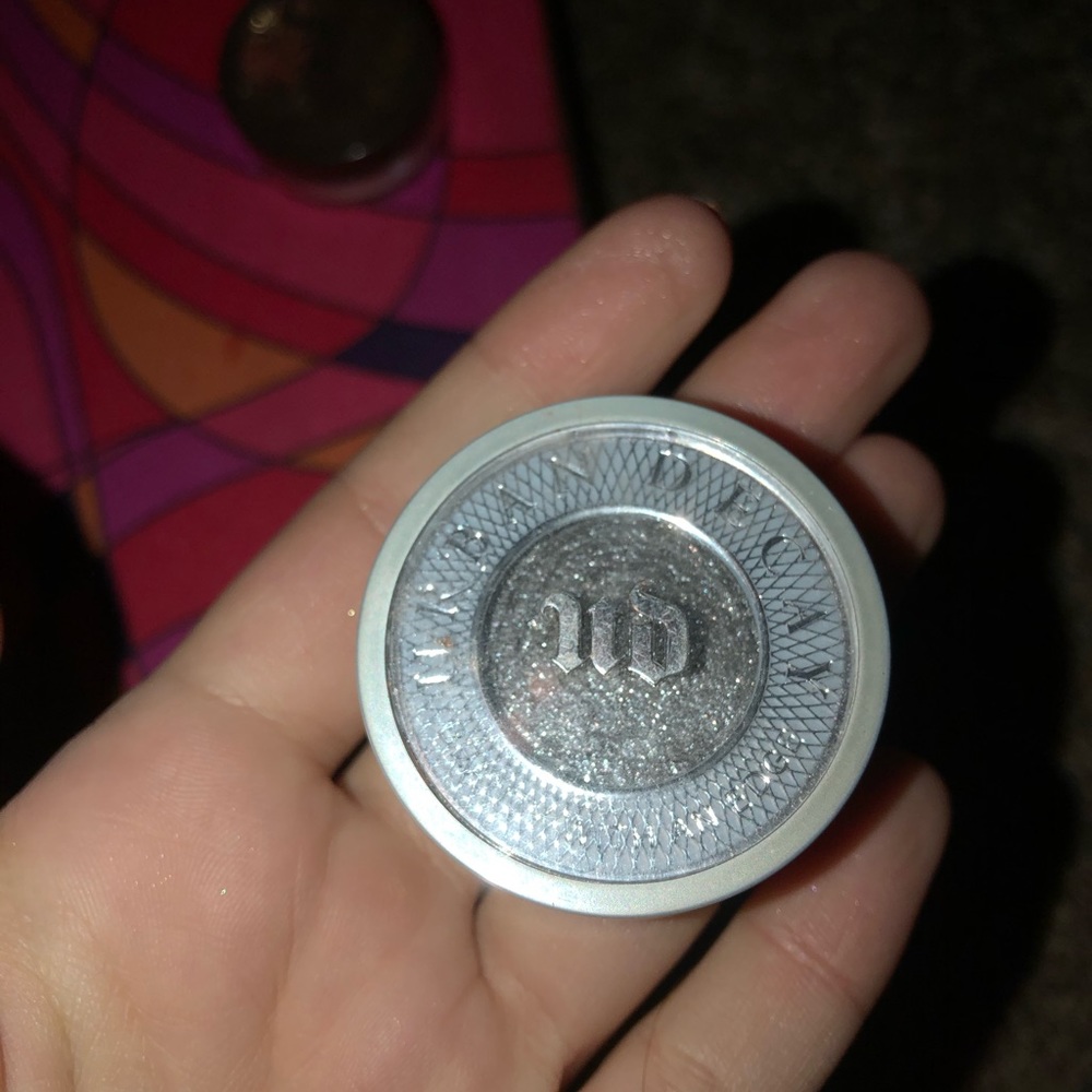 Urban delay, bars, and Sephora eyeshadow